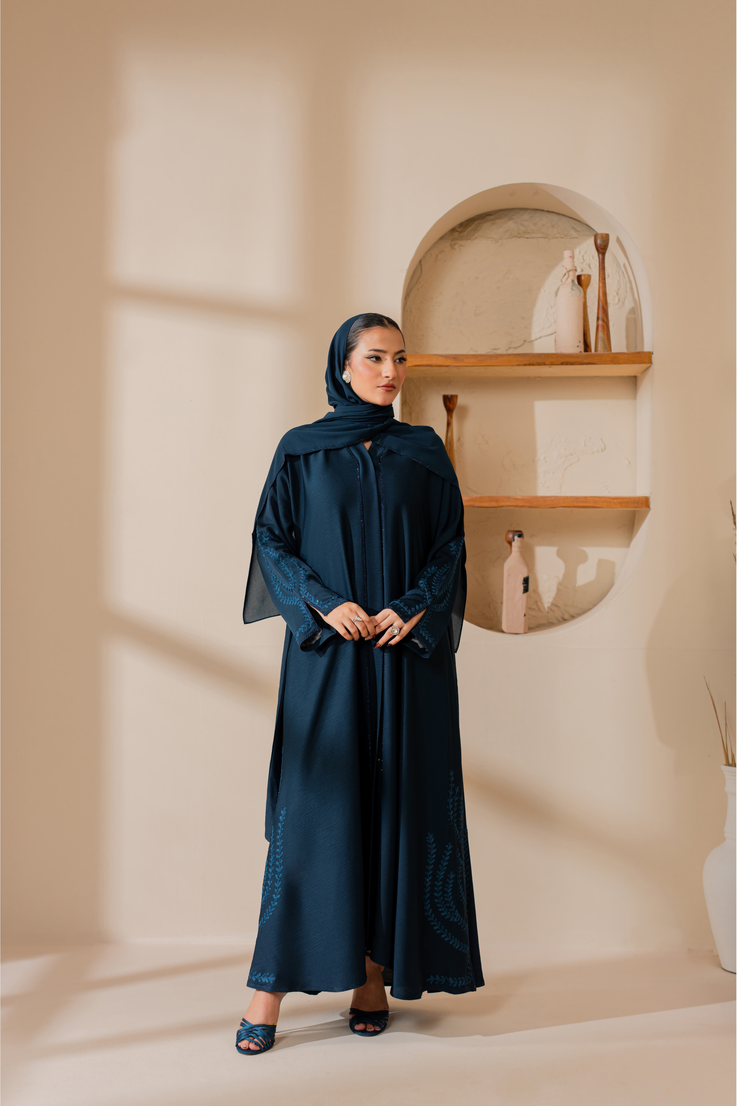 Zinc Chocked Abaya