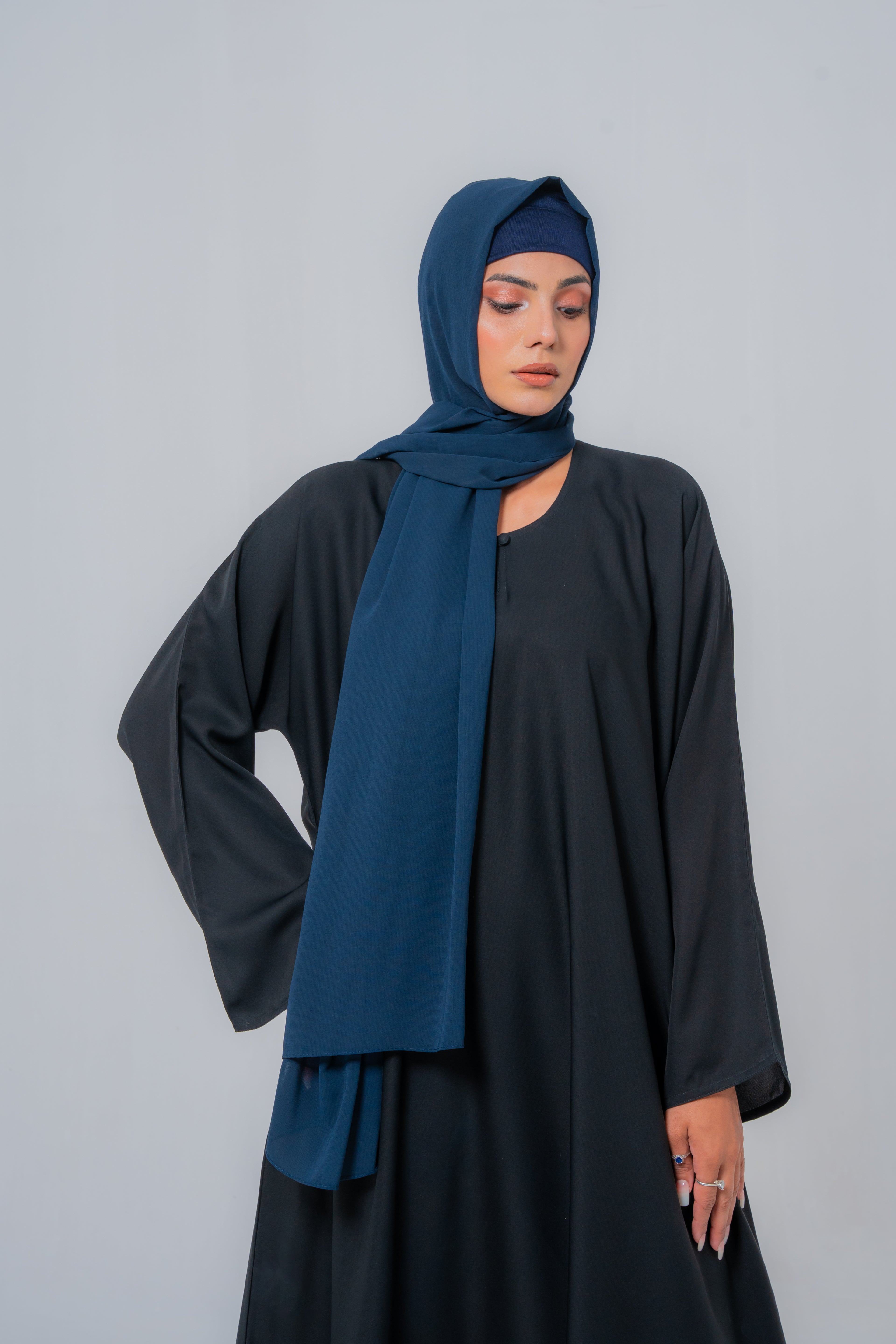 black color simple basic abaya