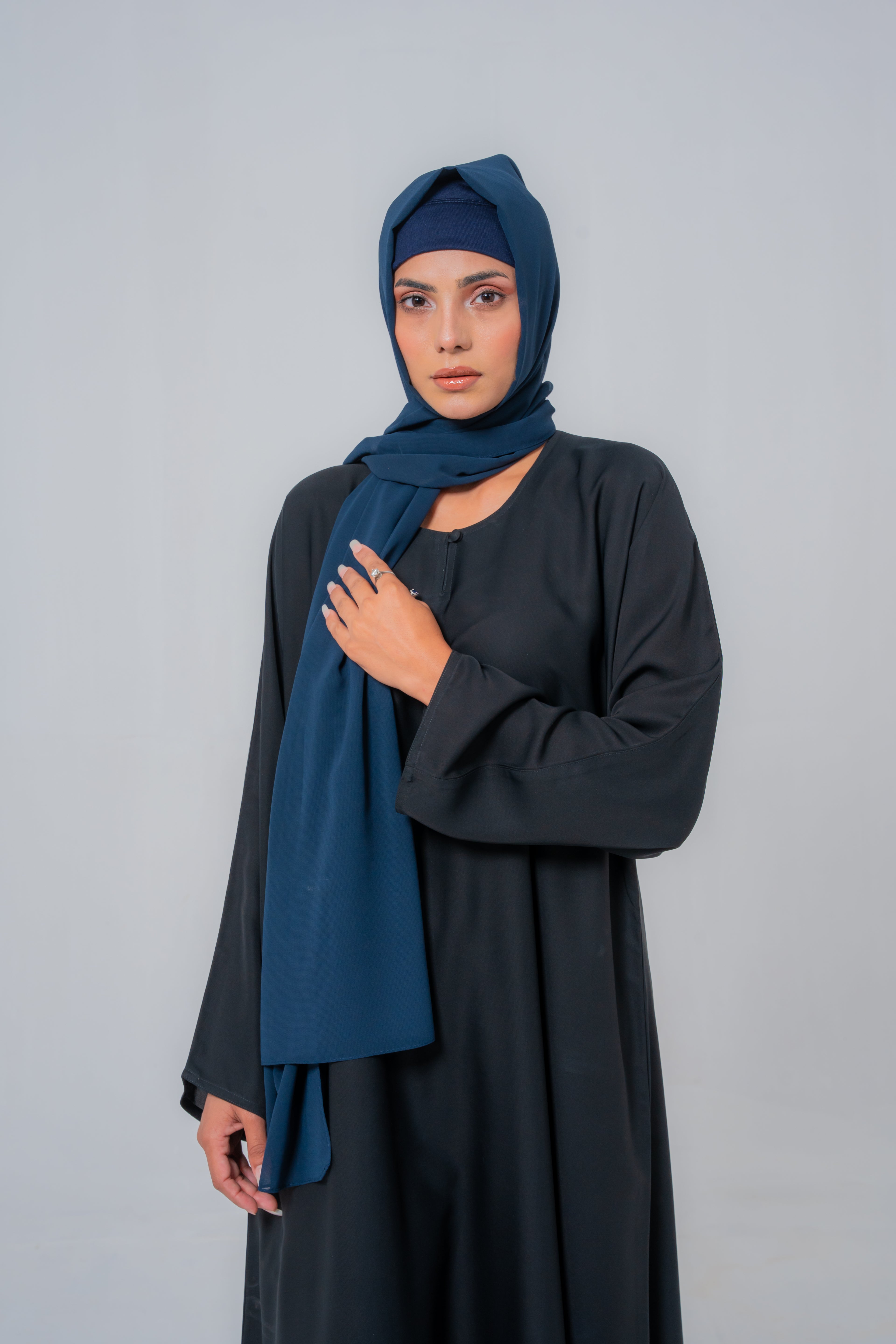 black color simple basic abaya