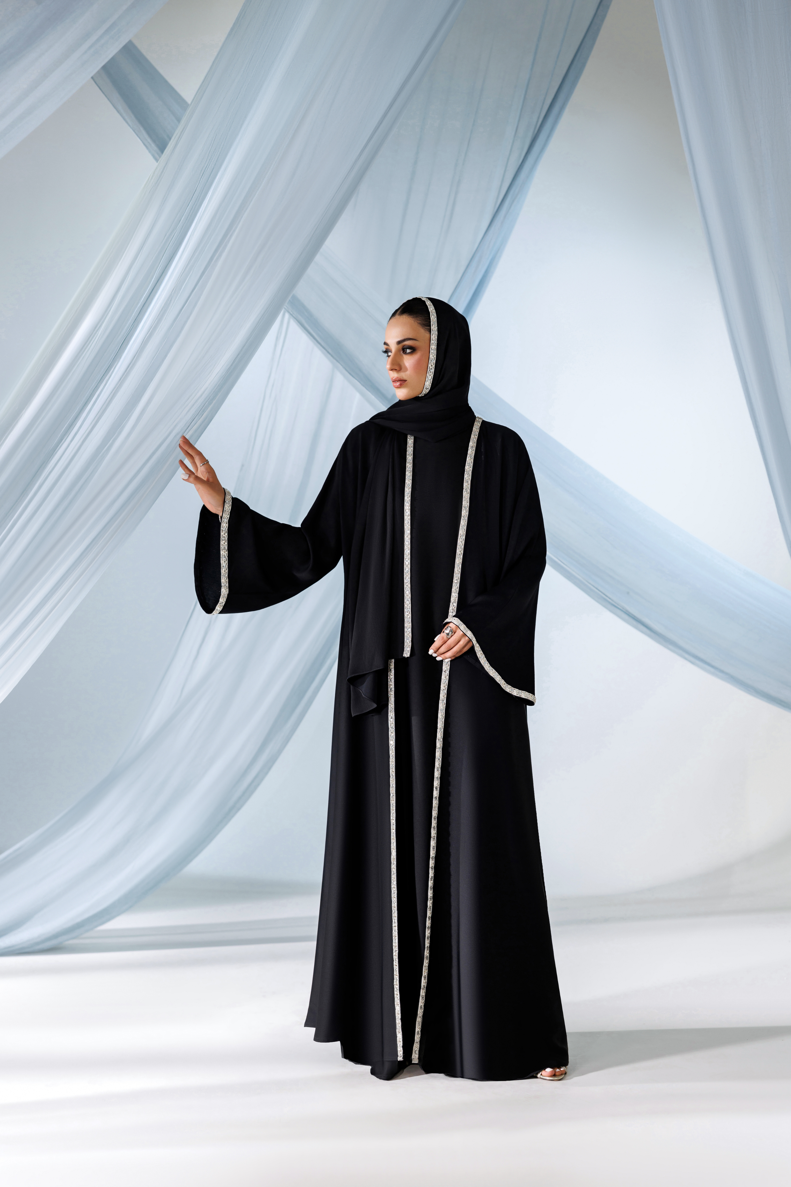 Kimono-Style Abayas: The Latest Rage in Pakistani Modest Fashion